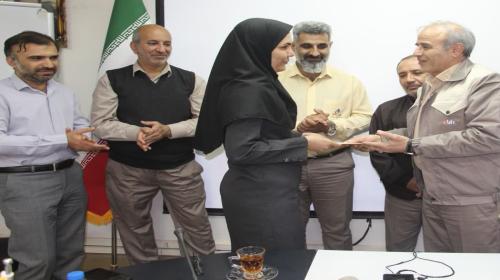 تجلیل از بانوان شاغل در سیمان داراب به مناسبت روز زن