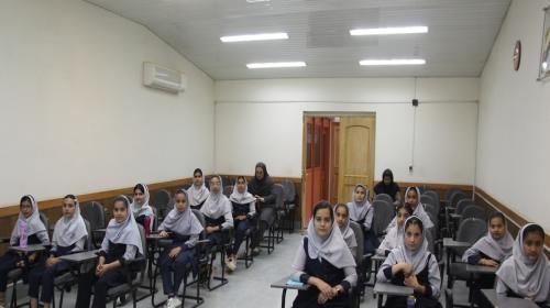 بازدید دانشآموزان آموزشگاه حاج علی شایق از کارخانه سیمان داراب