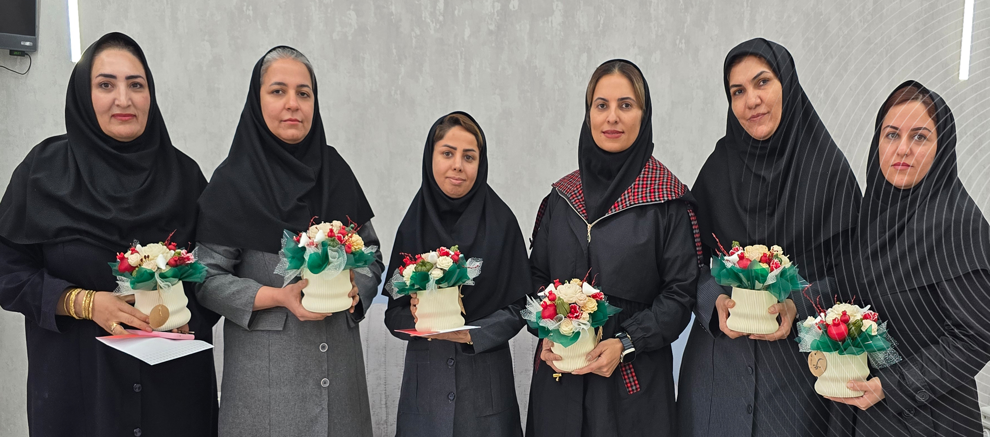  تجلیل از بانوان شاغل در سیمان داراب به مناسبت روز زن
