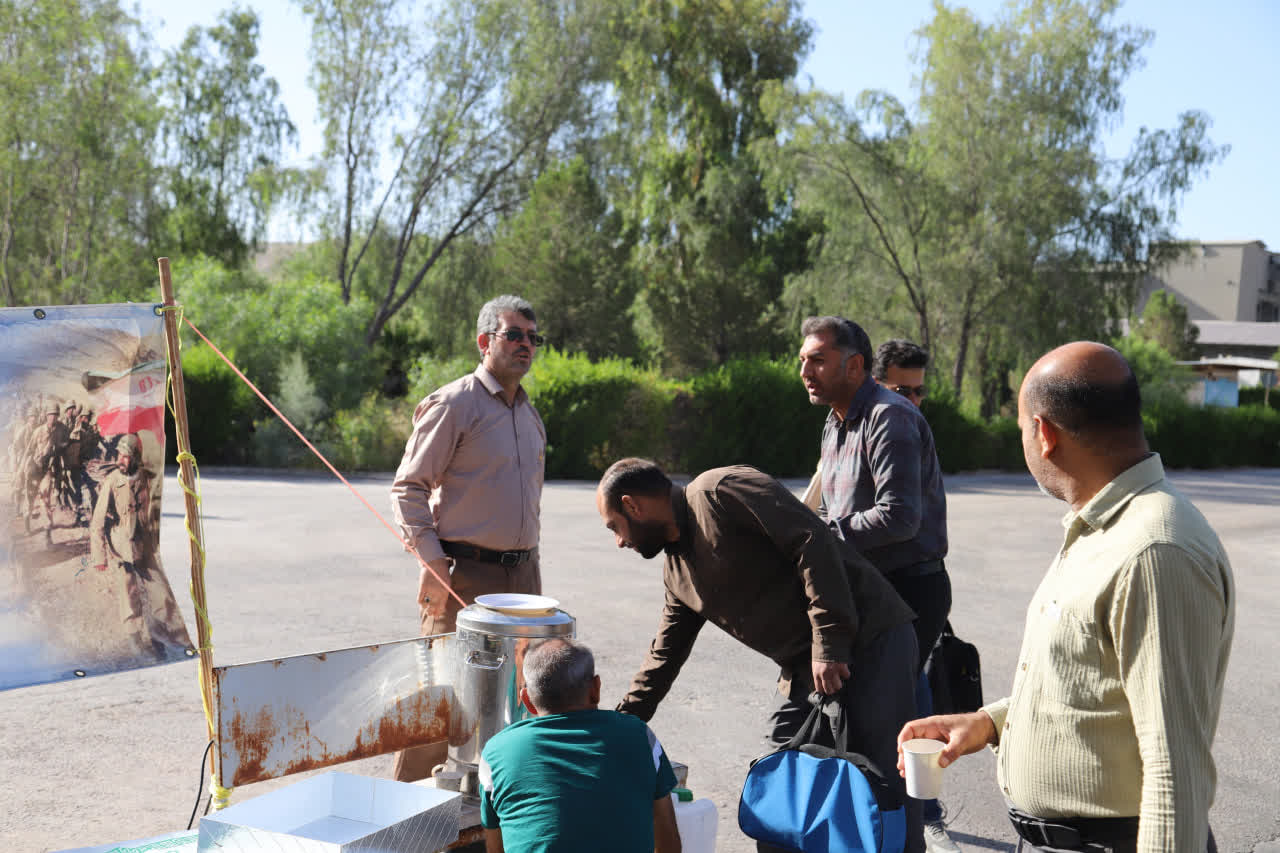 برپایی ایستگاه صلواتی در کارخانه سیمان داراب